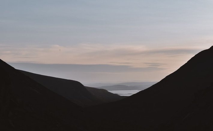 The Quiet Afterglow: What Valleys Teach Us About Letting Go of the Day